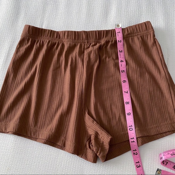 Brown Short Ribbed Stretchy Shorts - Picture 2 of 11